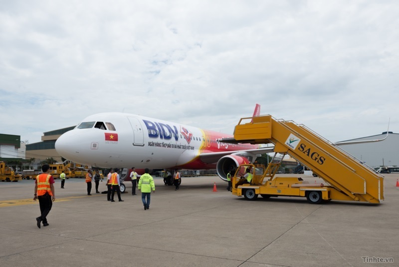 Máy bay Vietjet gặp sự cố khẩn cấp tại Tân Sơn Nhất.