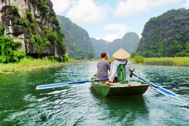 Lịch trình du lịch Ninh Bình 2 ngày 1 đêm bằng xe máy hấp dẫn.