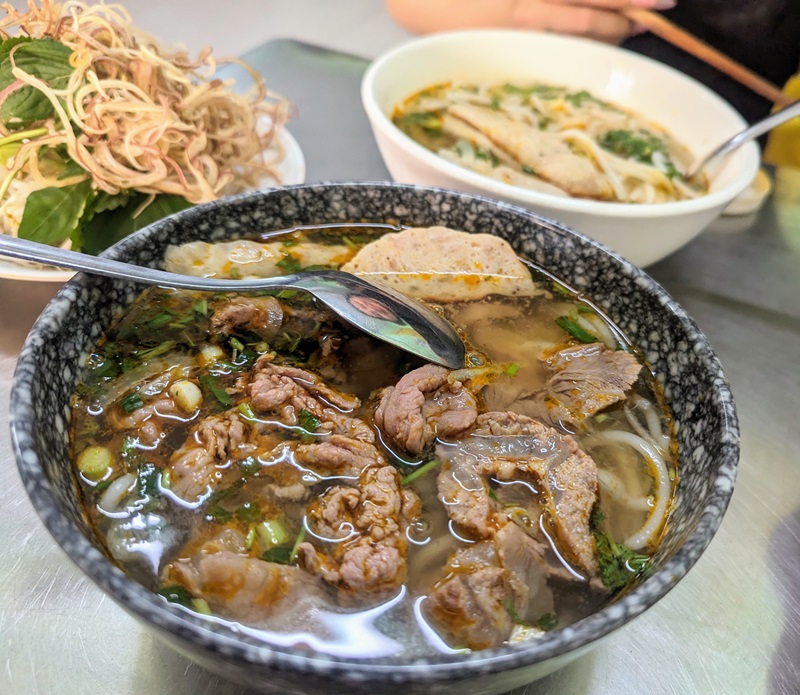 Bún bò ngon Sài Gòn - Hằng.