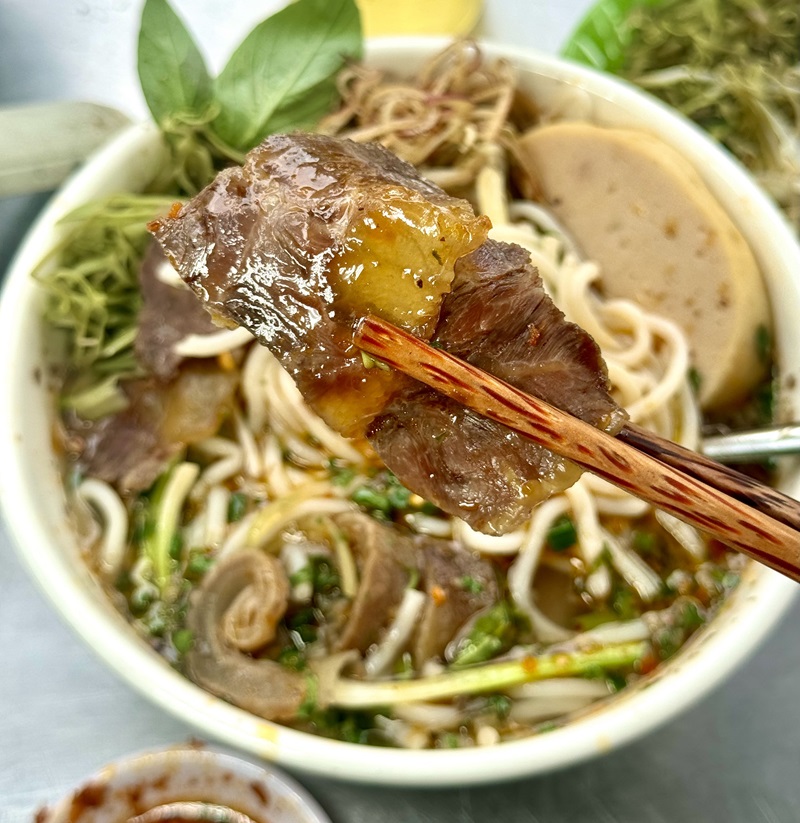 Bún bò O Hương.