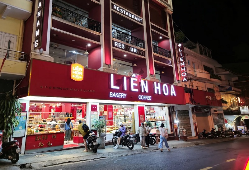 Liên Hoa Bakery.