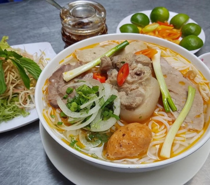 Món Huế ở Hà Nội - Bún bò Huế xưa.